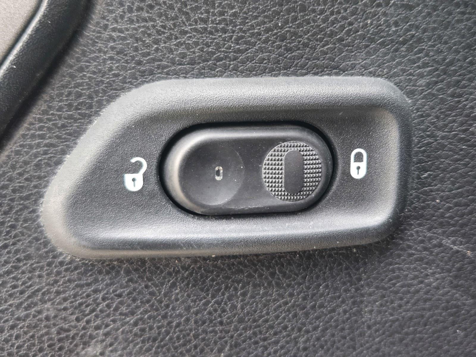 2016 Jeep Wrangler Willys Wheeler