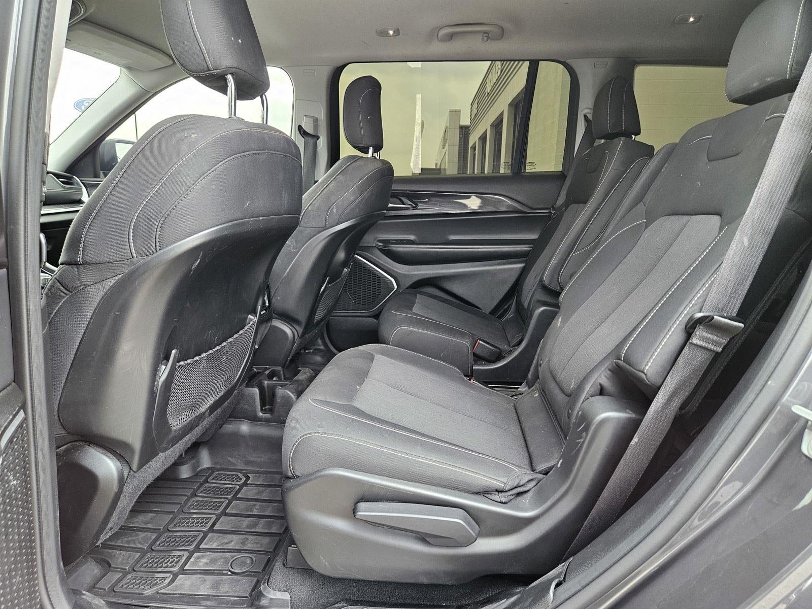 2022 Jeep Grand Cherokee L Laredo