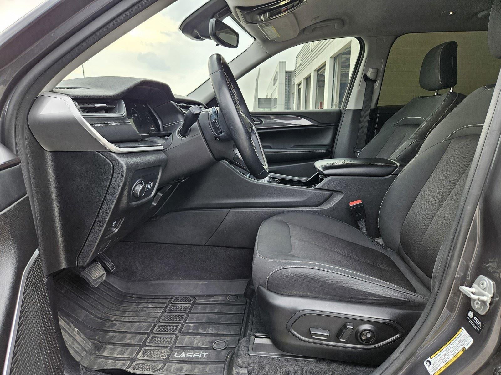 2022 Jeep Grand Cherokee L Laredo