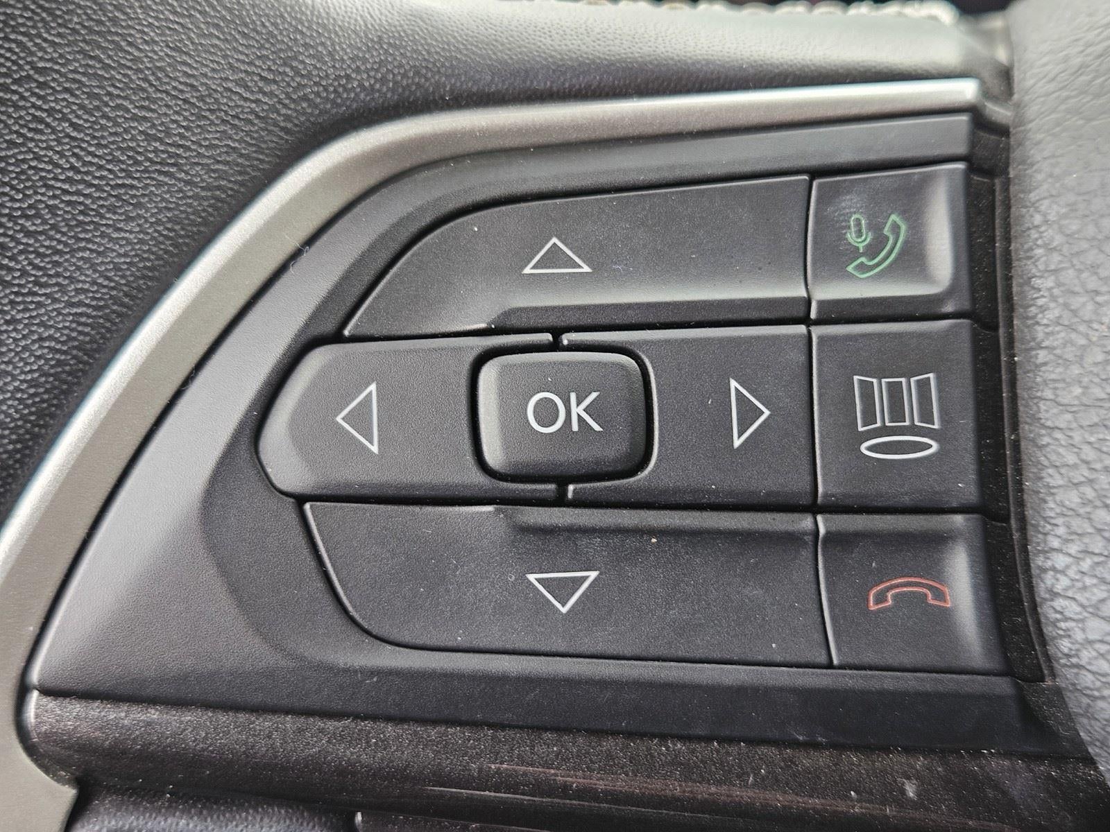 2022 Jeep Grand Cherokee L Laredo