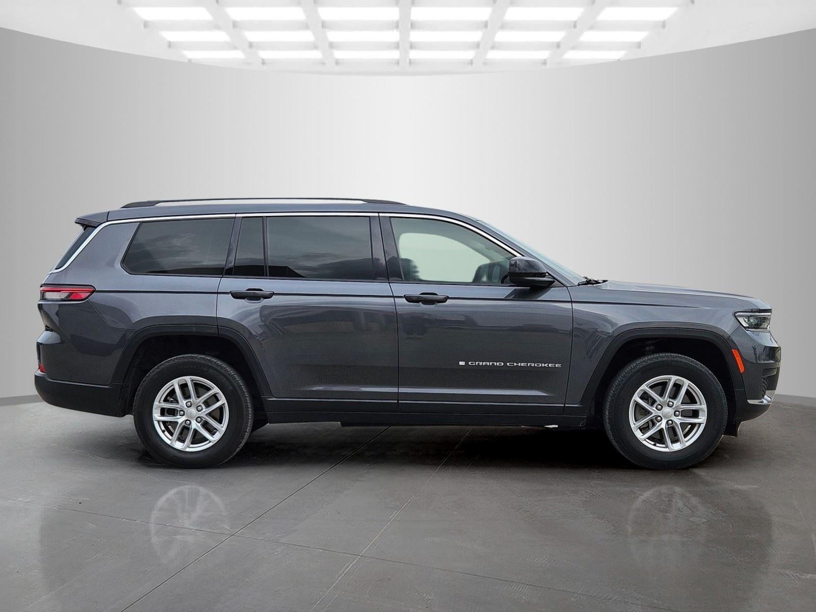 2022 Jeep Grand Cherokee L Laredo