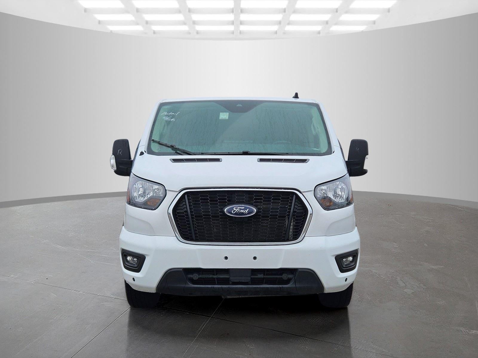 2024 Ford Transit Passenger Wagon XLT