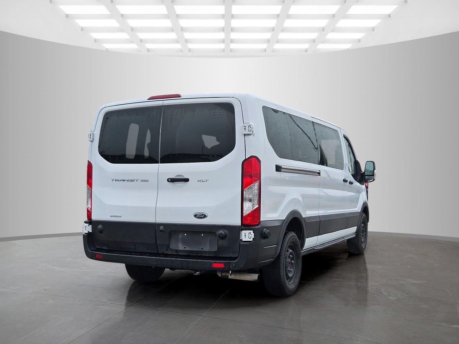 2024 Ford Transit Passenger Wagon XLT