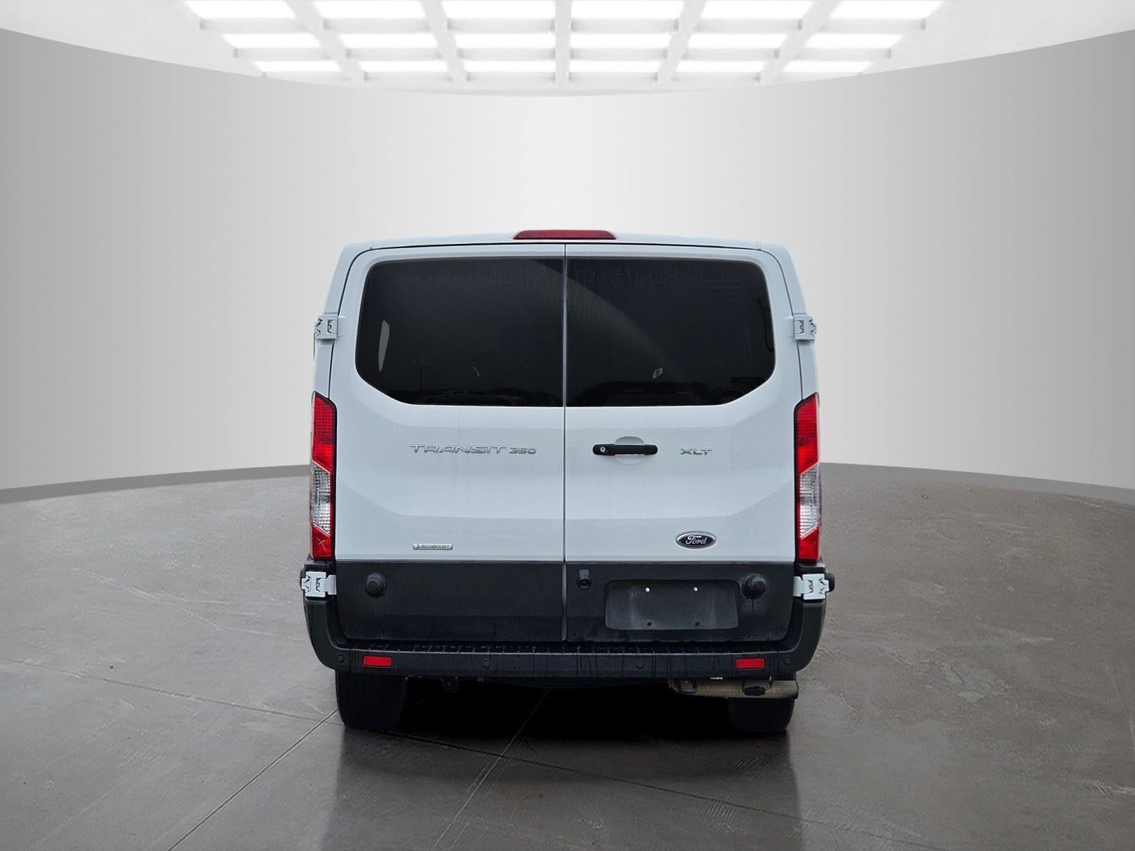 2024 Ford Transit Passenger Wagon XLT