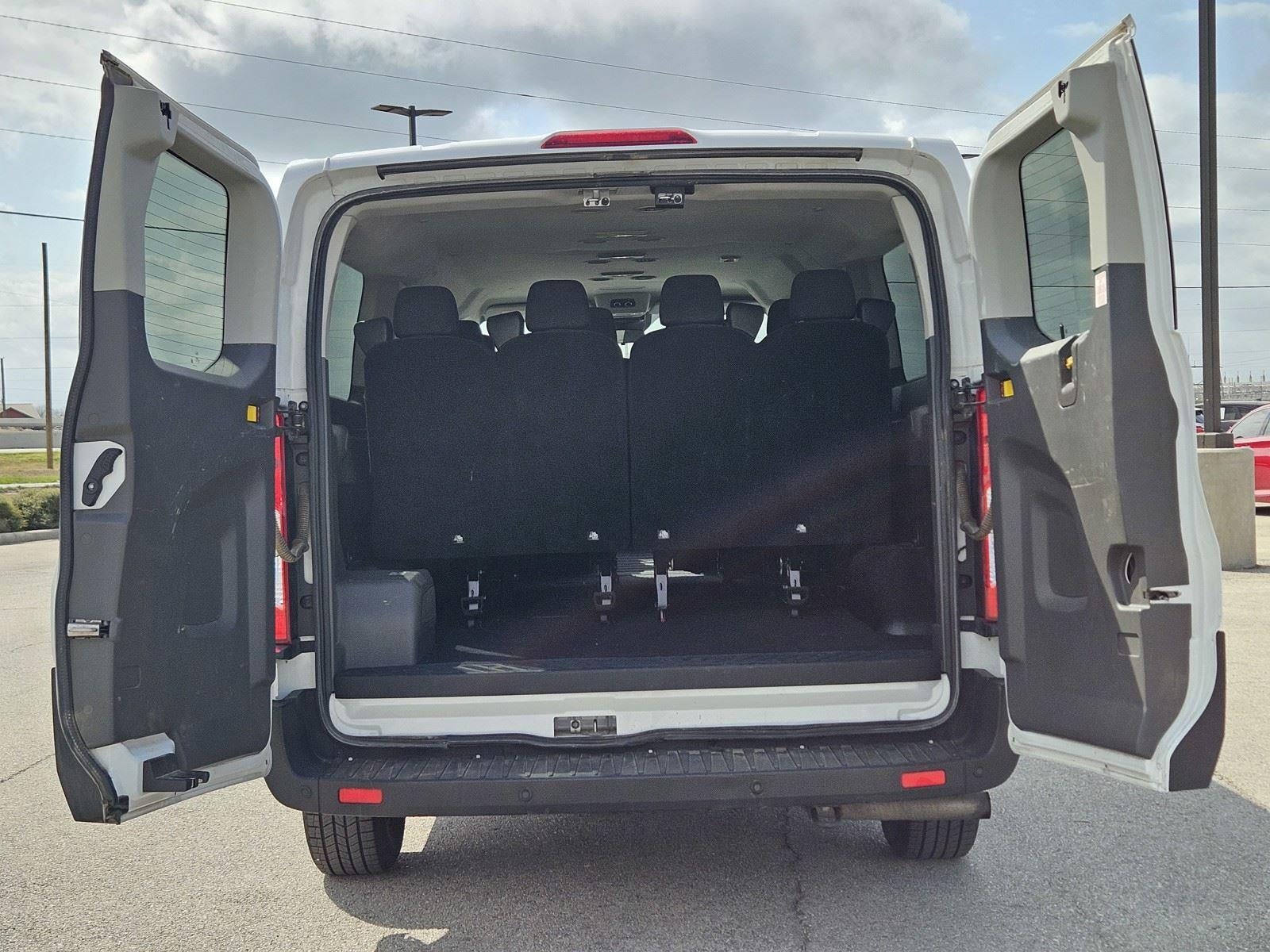 2024 Ford Transit Passenger Wagon XLT