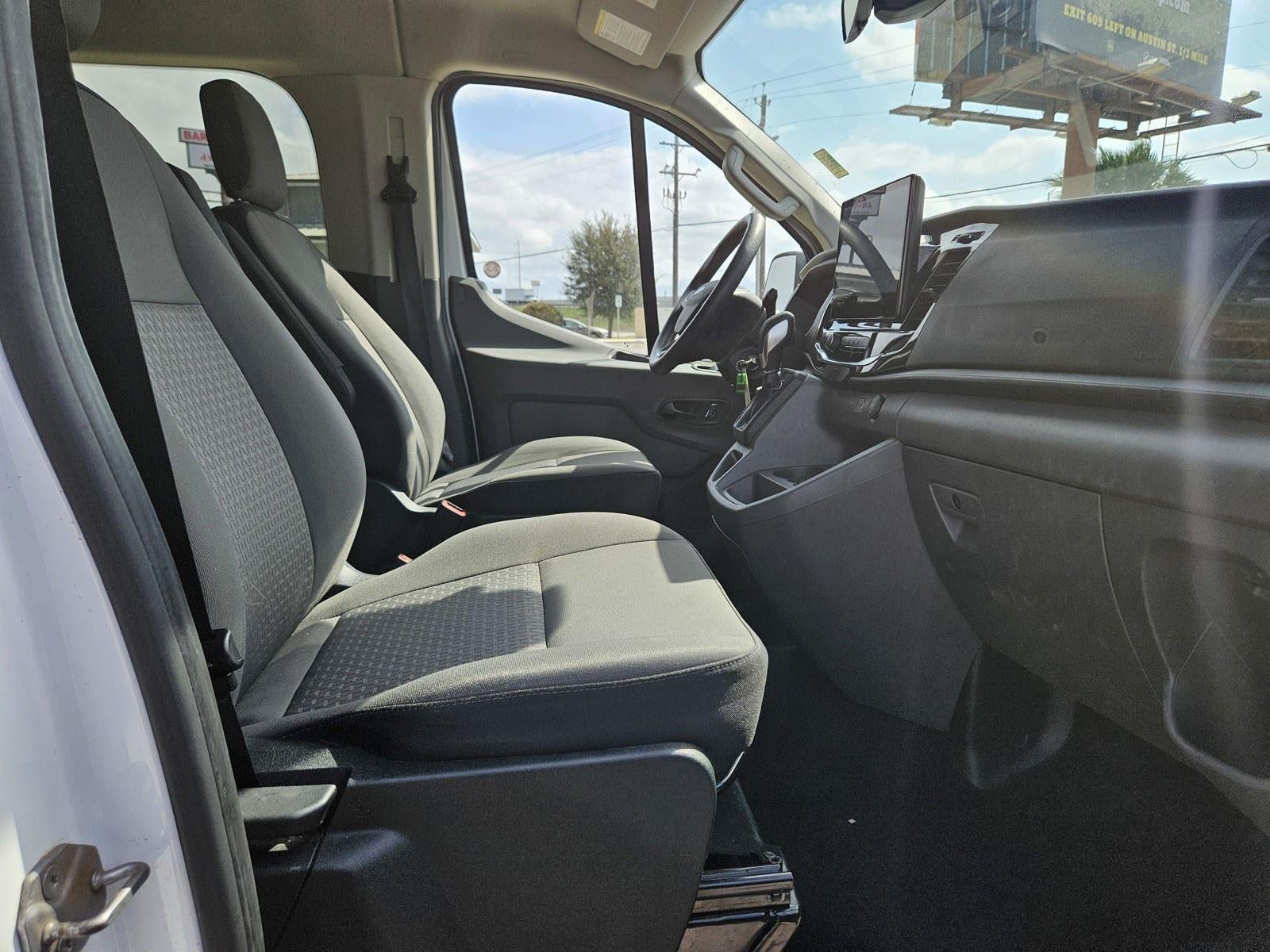 2024 Ford Transit Passenger Wagon XLT