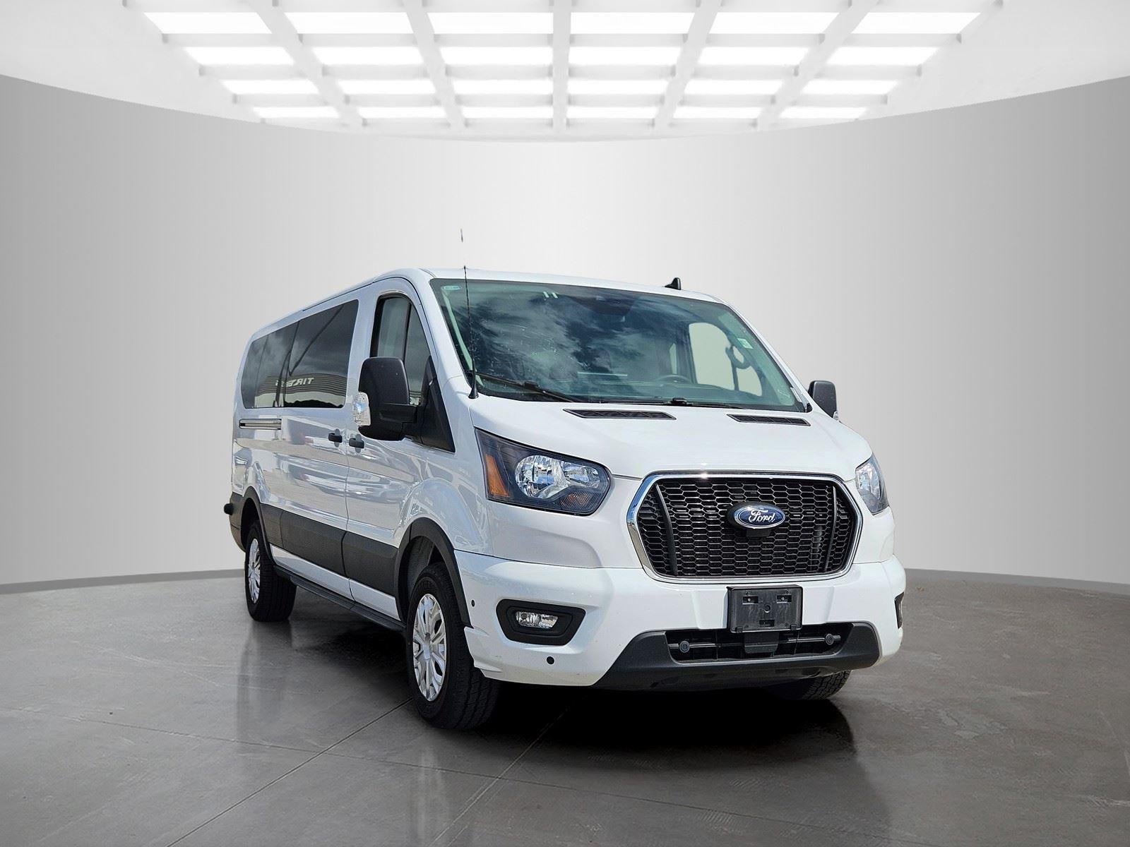 2024 Ford Transit Passenger Wagon XLT