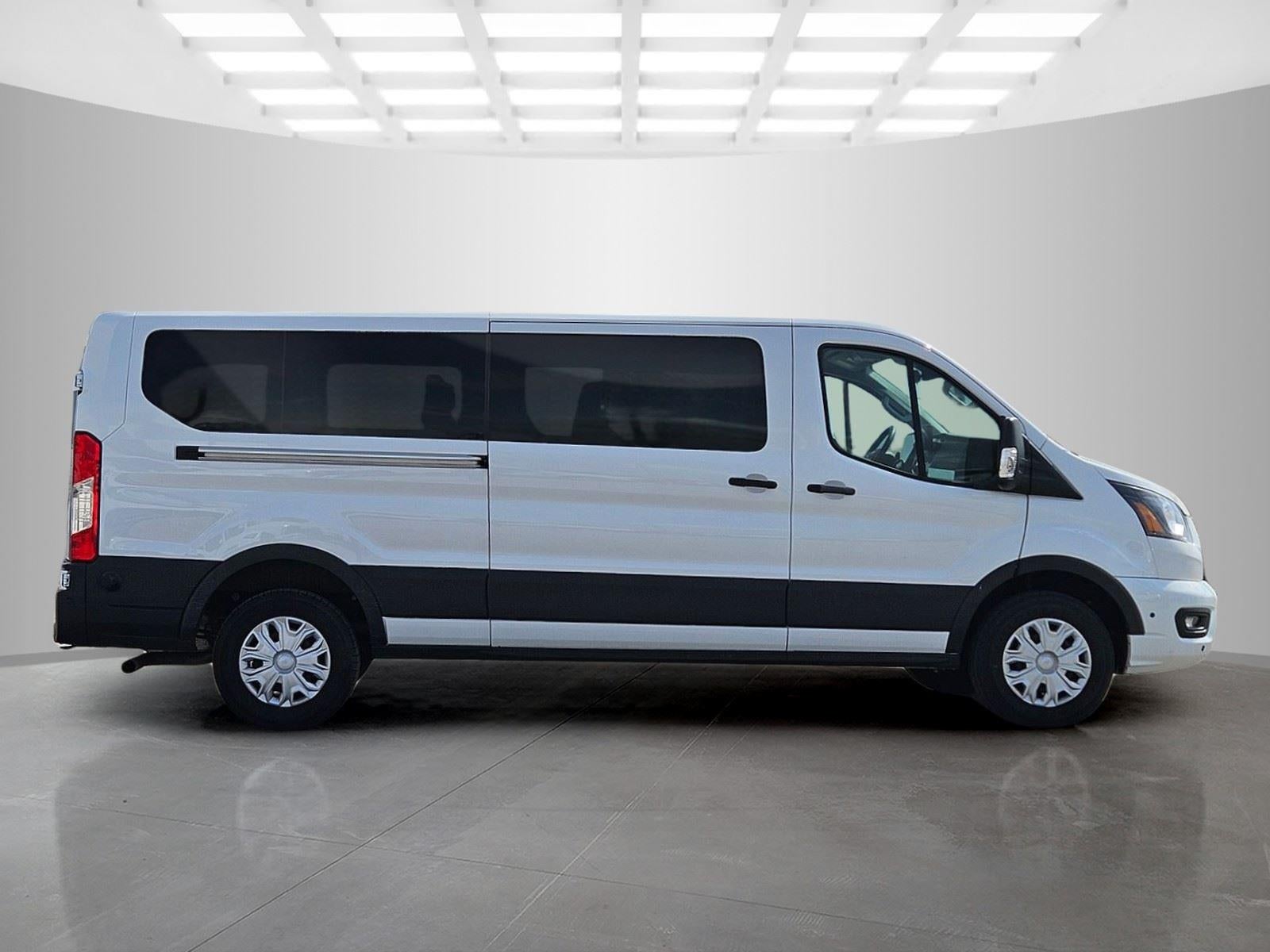 2024 Ford Transit Passenger Wagon XLT