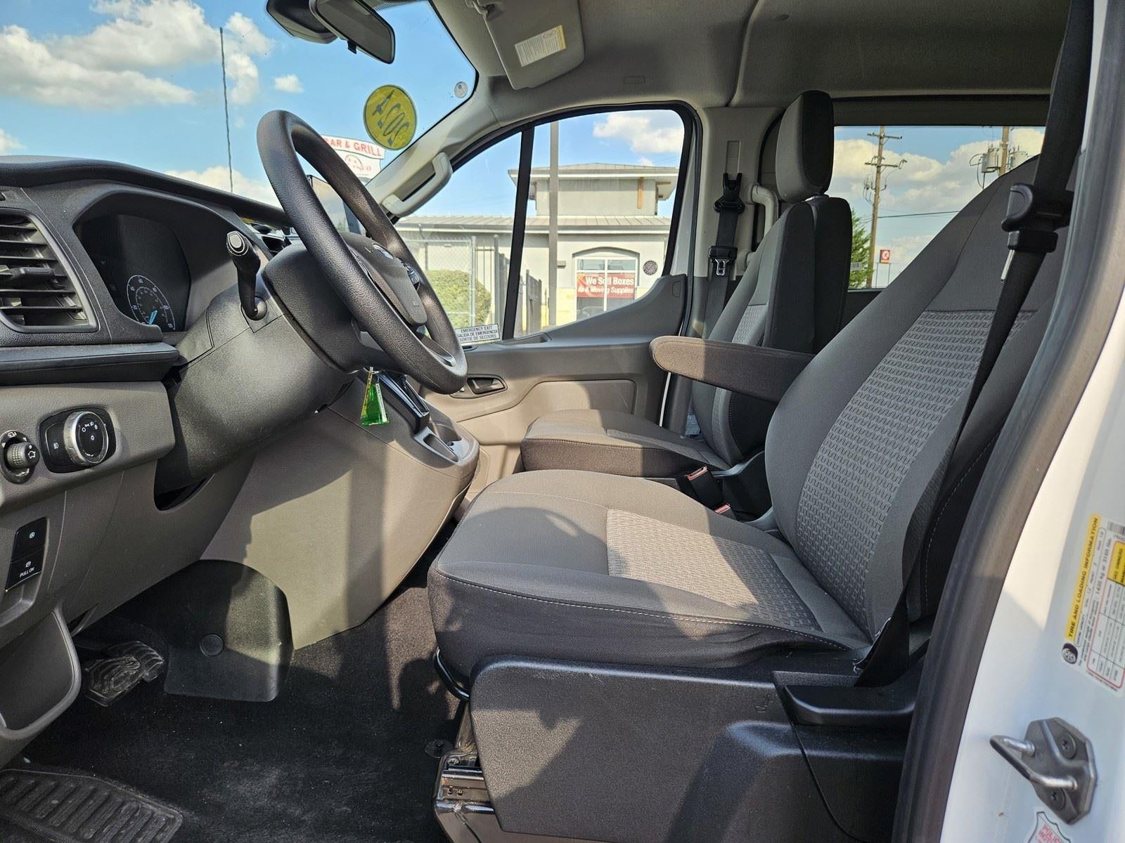 2024 Ford Transit Passenger Wagon XLT