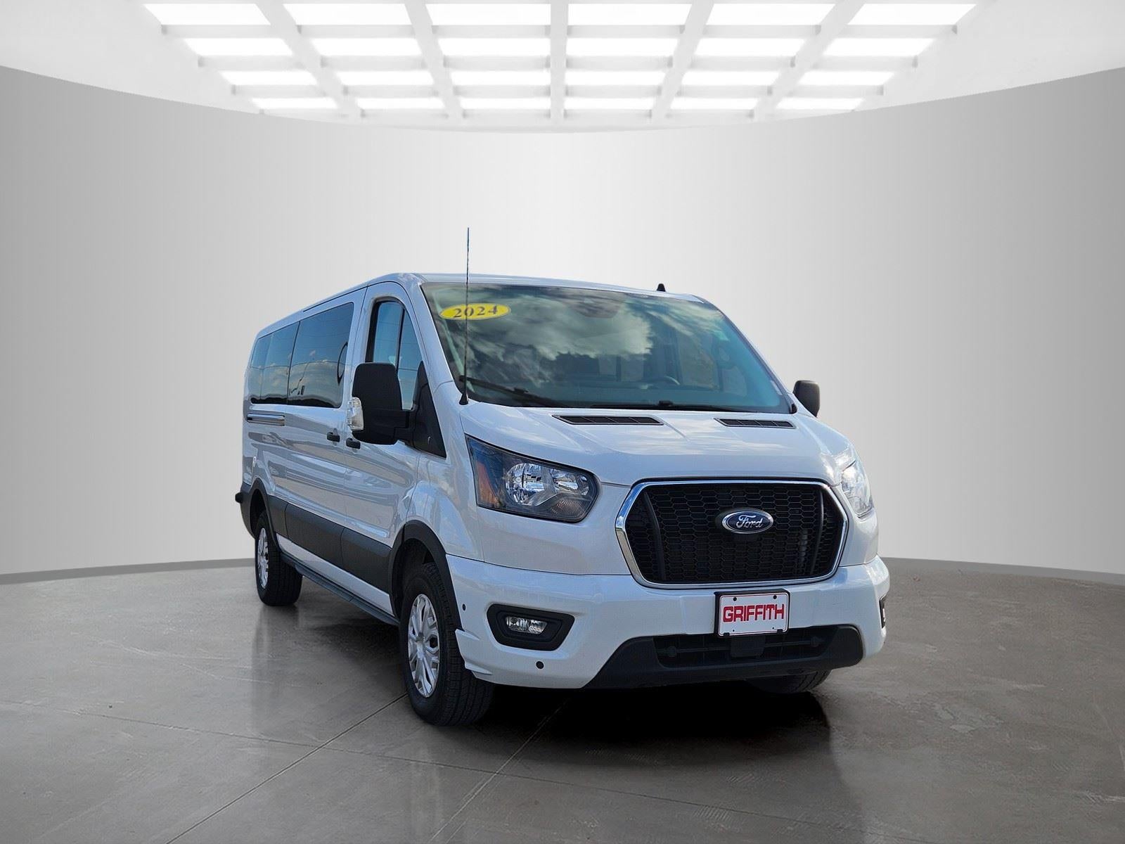 2024 Ford Transit Passenger Wagon XLT