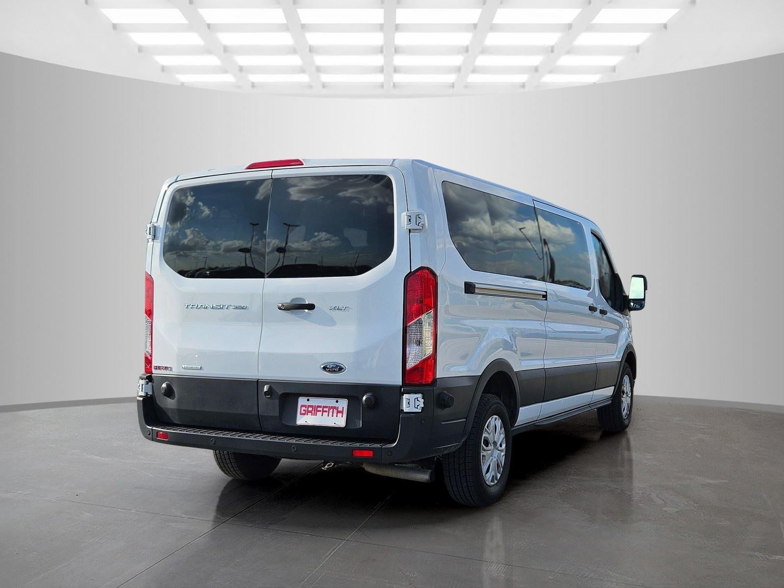 2024 Ford Transit Passenger Wagon XLT