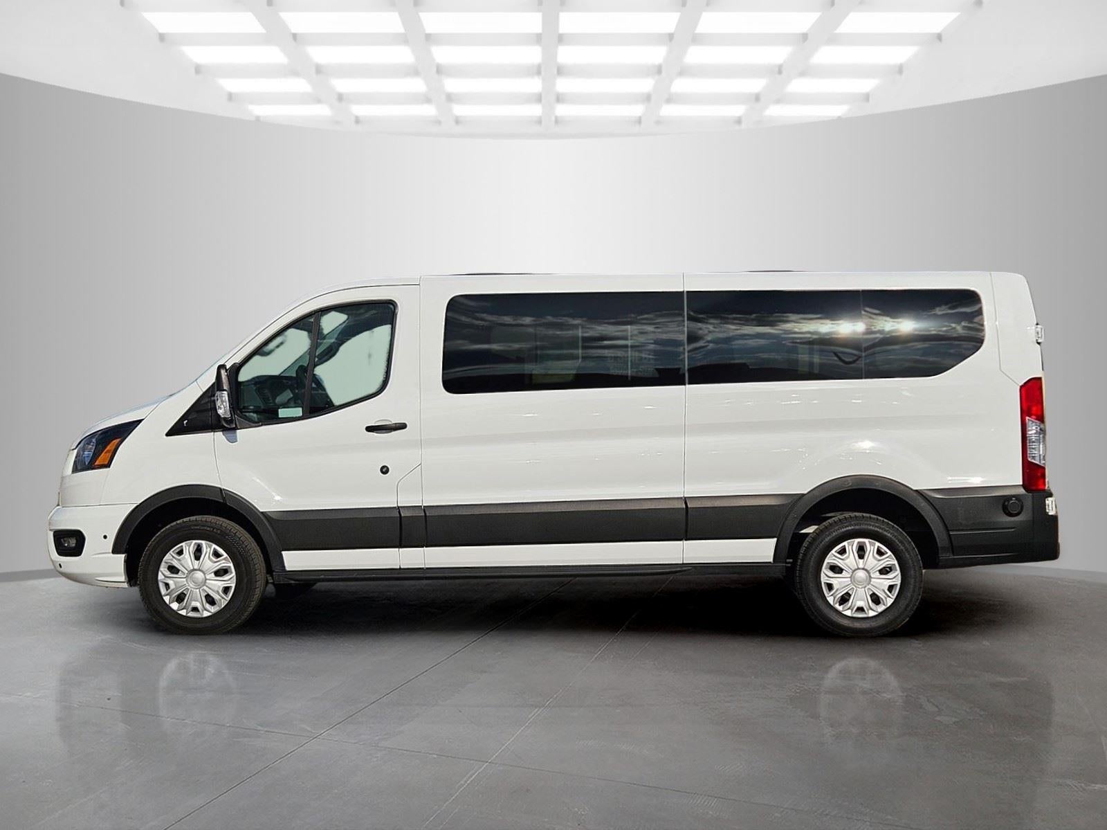 2024 Ford Transit Passenger Wagon XLT