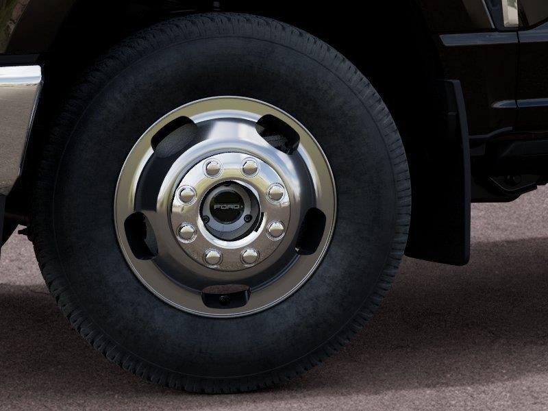 2027 Ford Super Duty F-350 DRW LARIAT