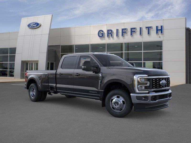 2026 Ford Super Duty F-350 DRW LARIAT