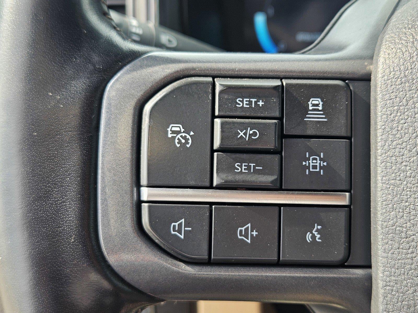 2023 Ford Super Duty F-350 DRW LARIAT