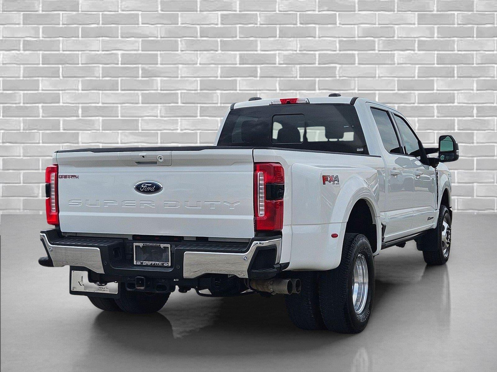 2023 Ford Super Duty F-350 DRW LARIAT