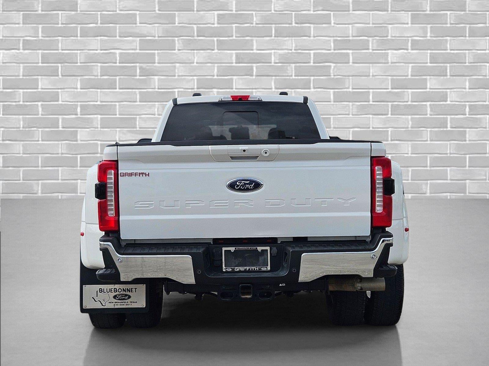 2023 Ford Super Duty F-350 DRW LARIAT