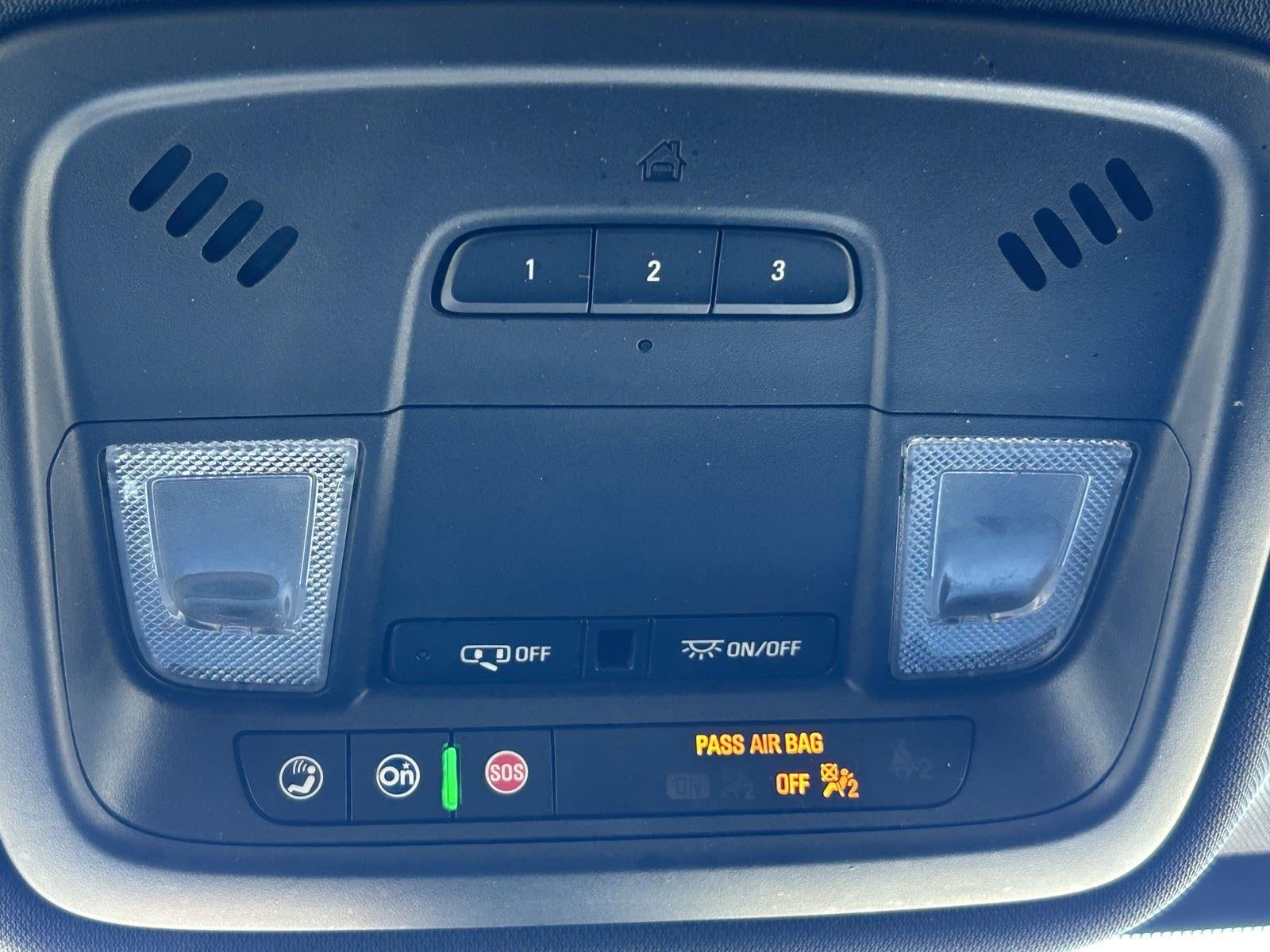 2022 Chevrolet Traverse LT Cloth