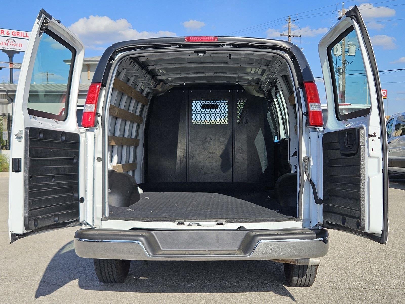 2024 GMC Savana Cargo Van RWD 2500 135