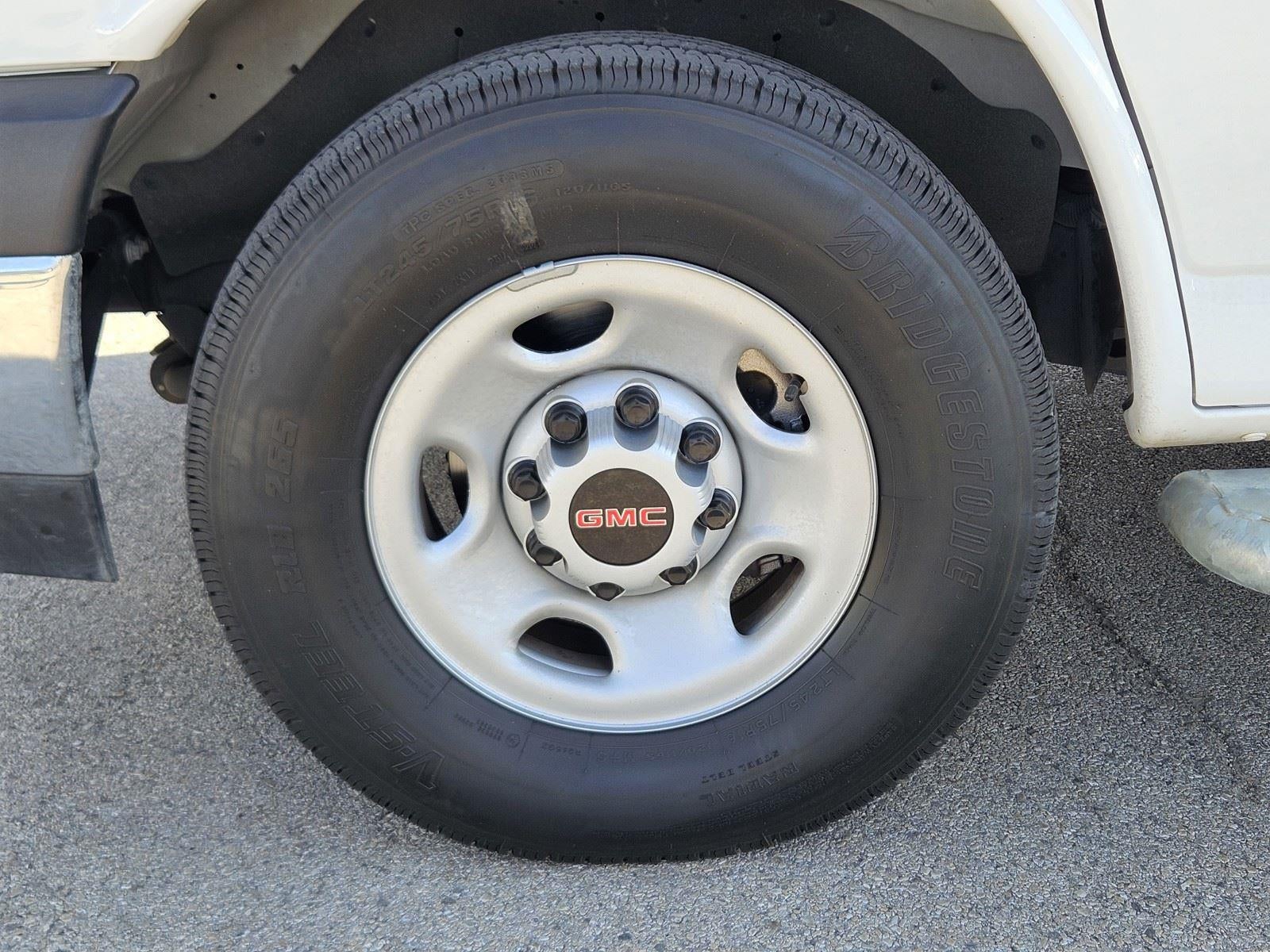 2024 GMC Savana Cargo Van RWD 2500 135