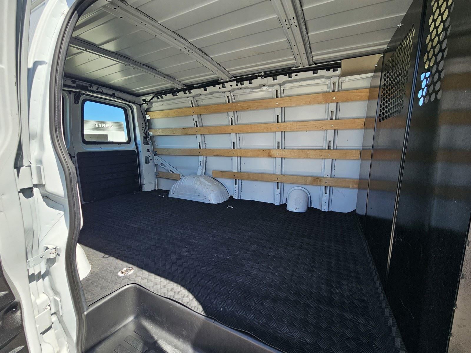 2024 GMC Savana Cargo Van RWD 2500 135