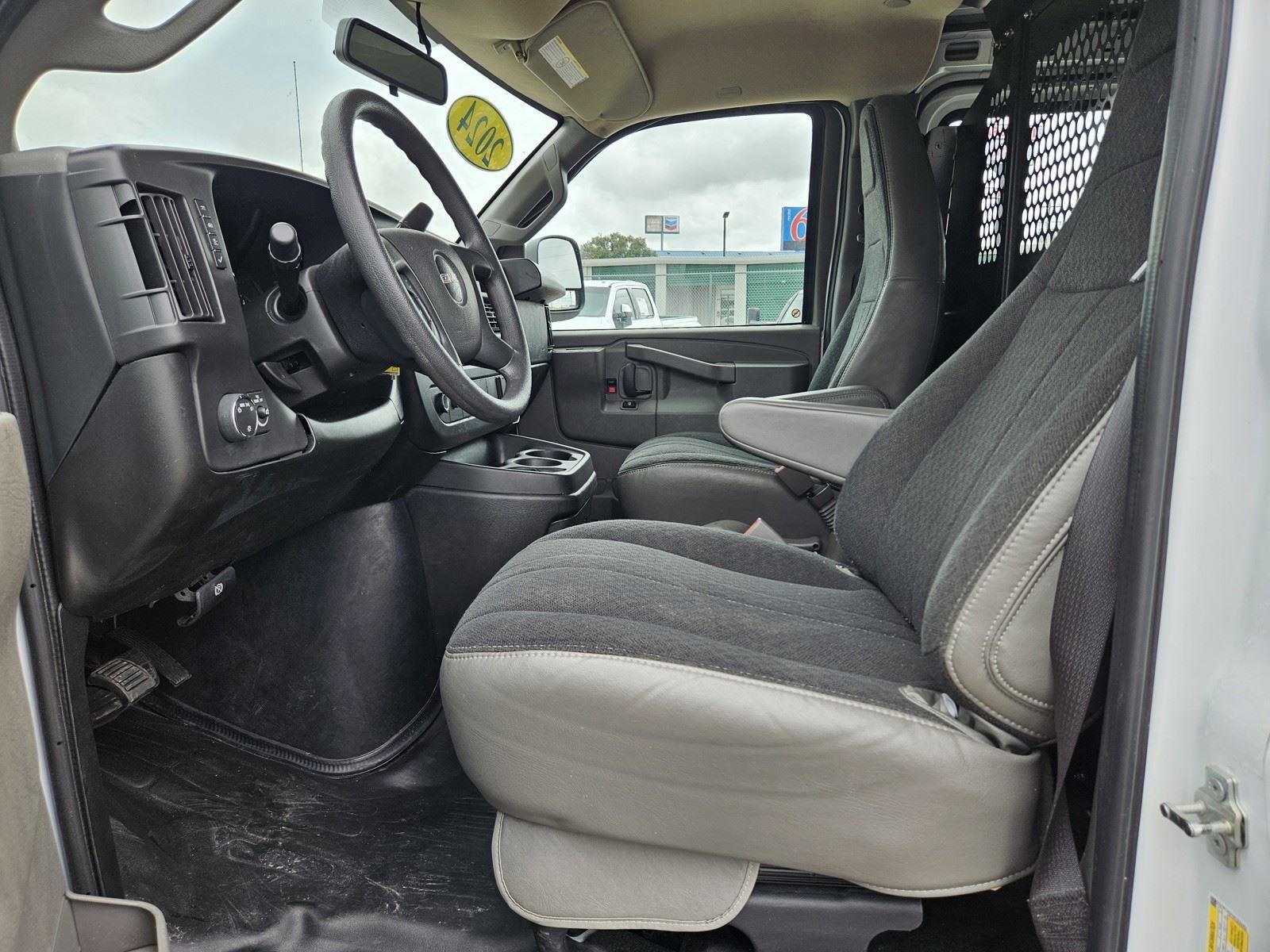 2024 GMC Savana Cargo Van RWD 2500 135
