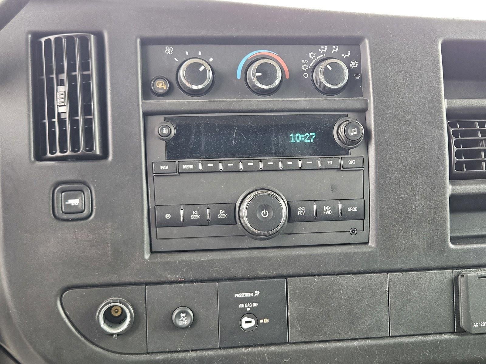 2024 GMC Savana Cargo Van RWD 2500 135