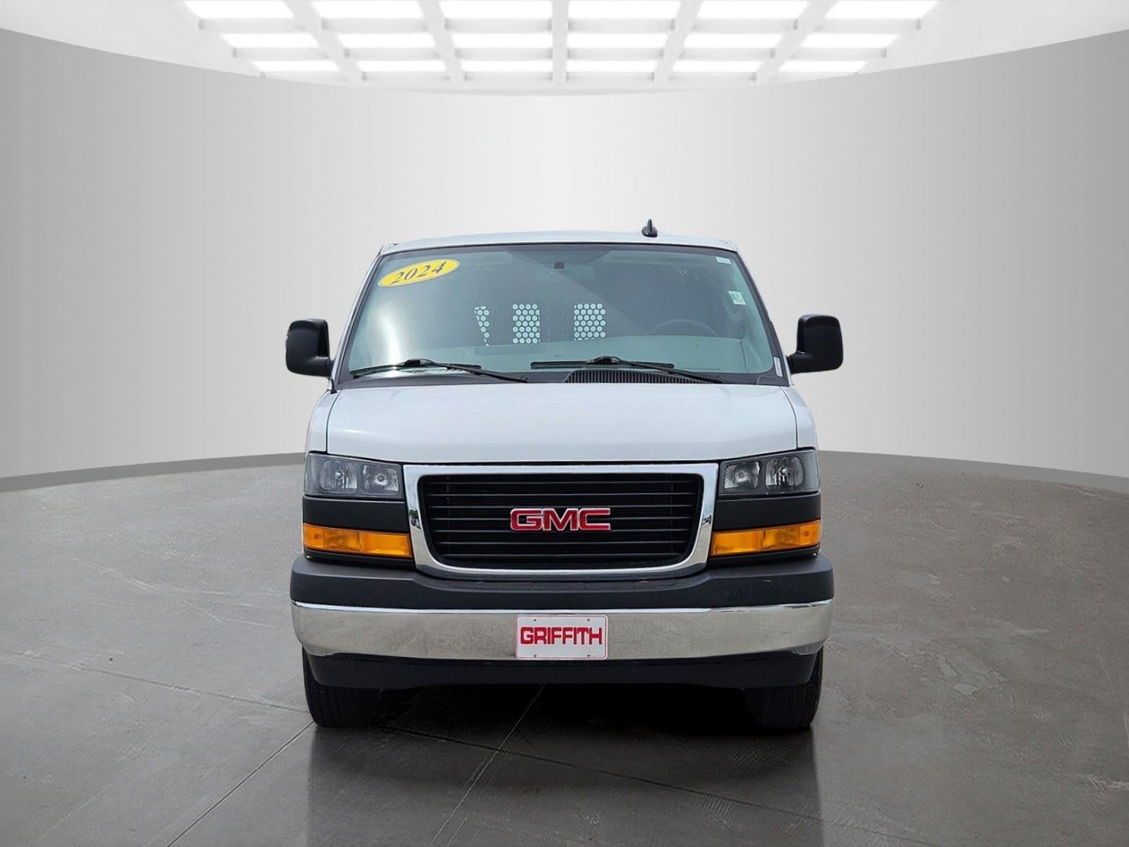 2024 GMC Savana Cargo Van RWD 2500 135