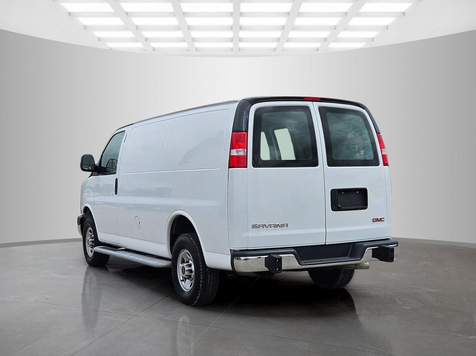 2024 GMC Savana Cargo Van RWD 2500 135