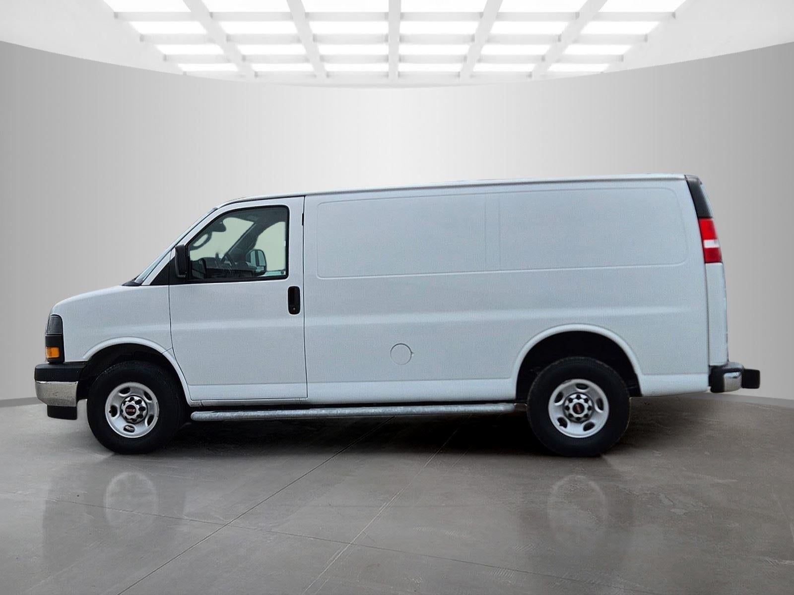 2024 GMC Savana Cargo Van RWD 2500 135
