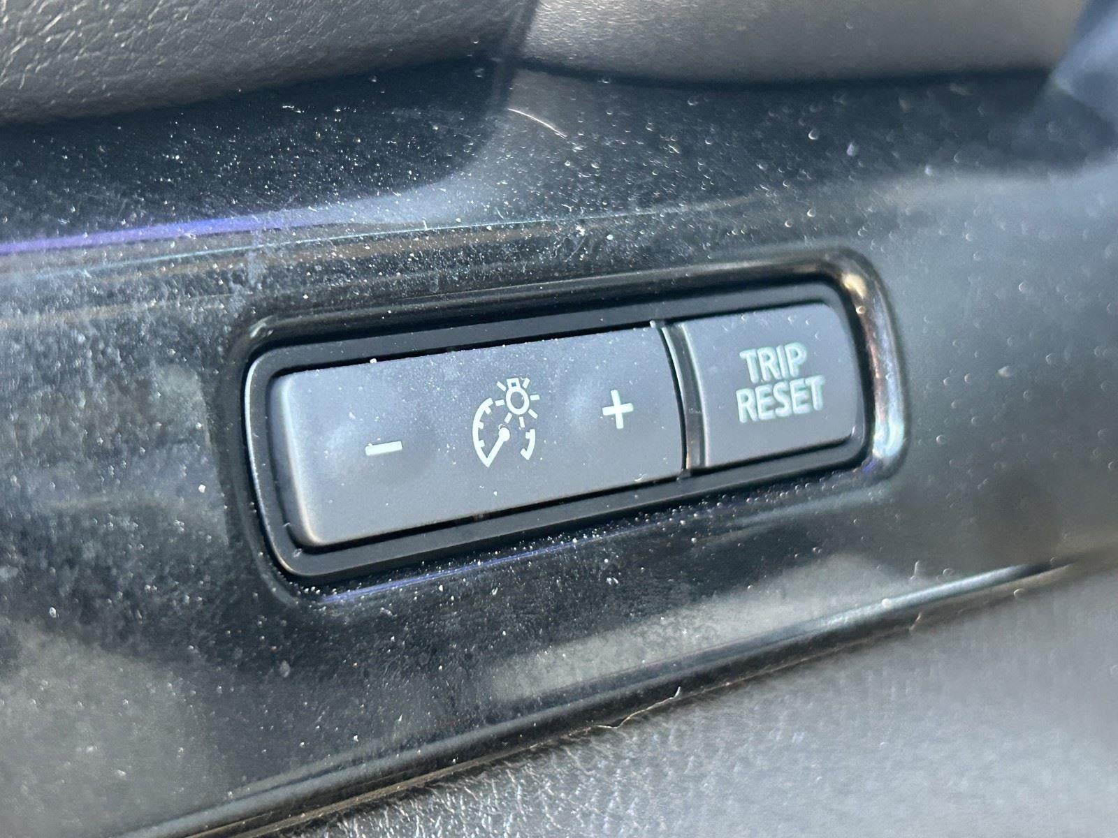 2020 Nissan Titan SV