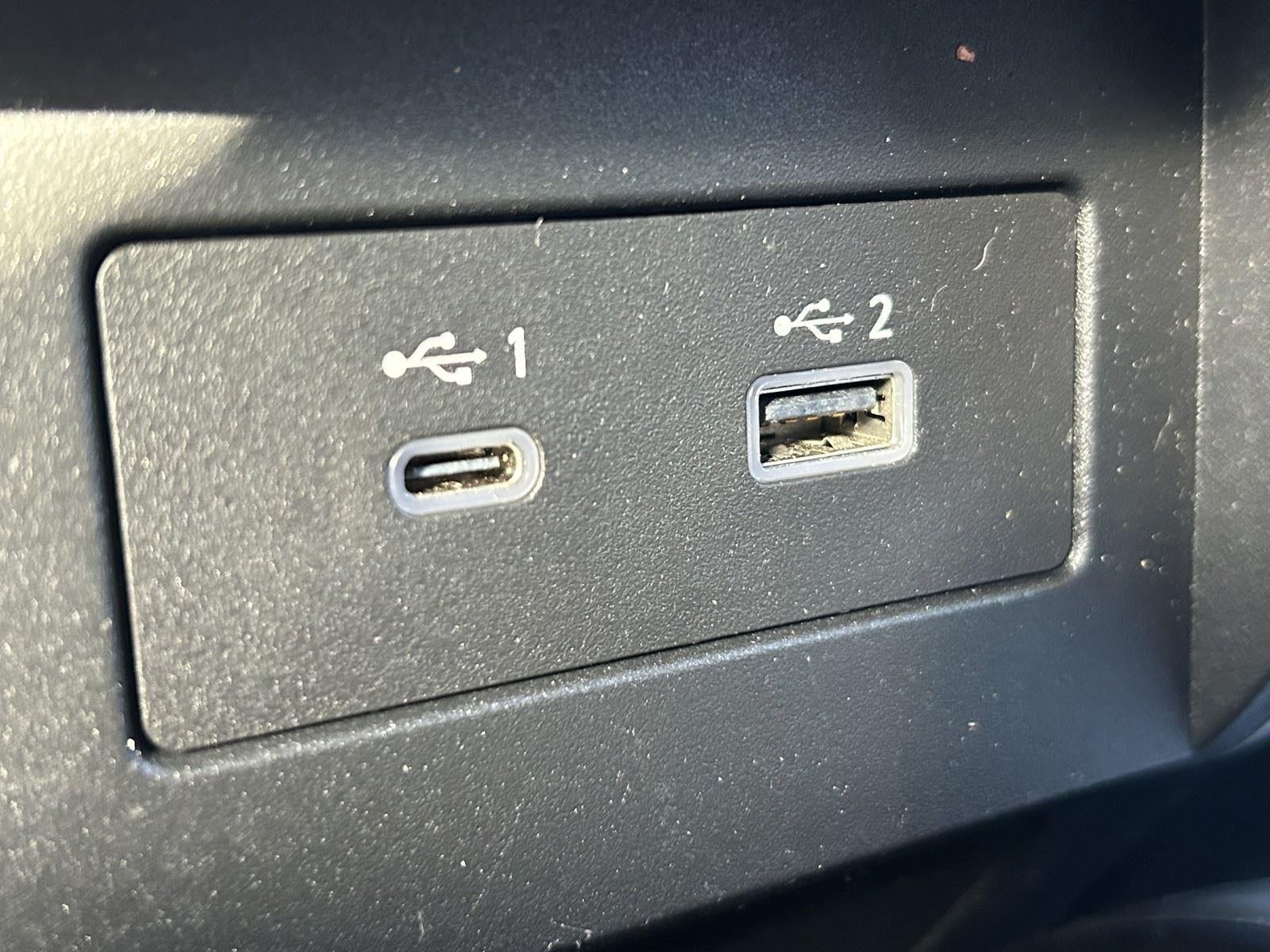 2020 Nissan Titan SV