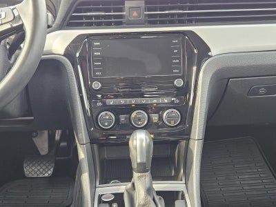 2022 Volkswagen Passat 2.0T SE