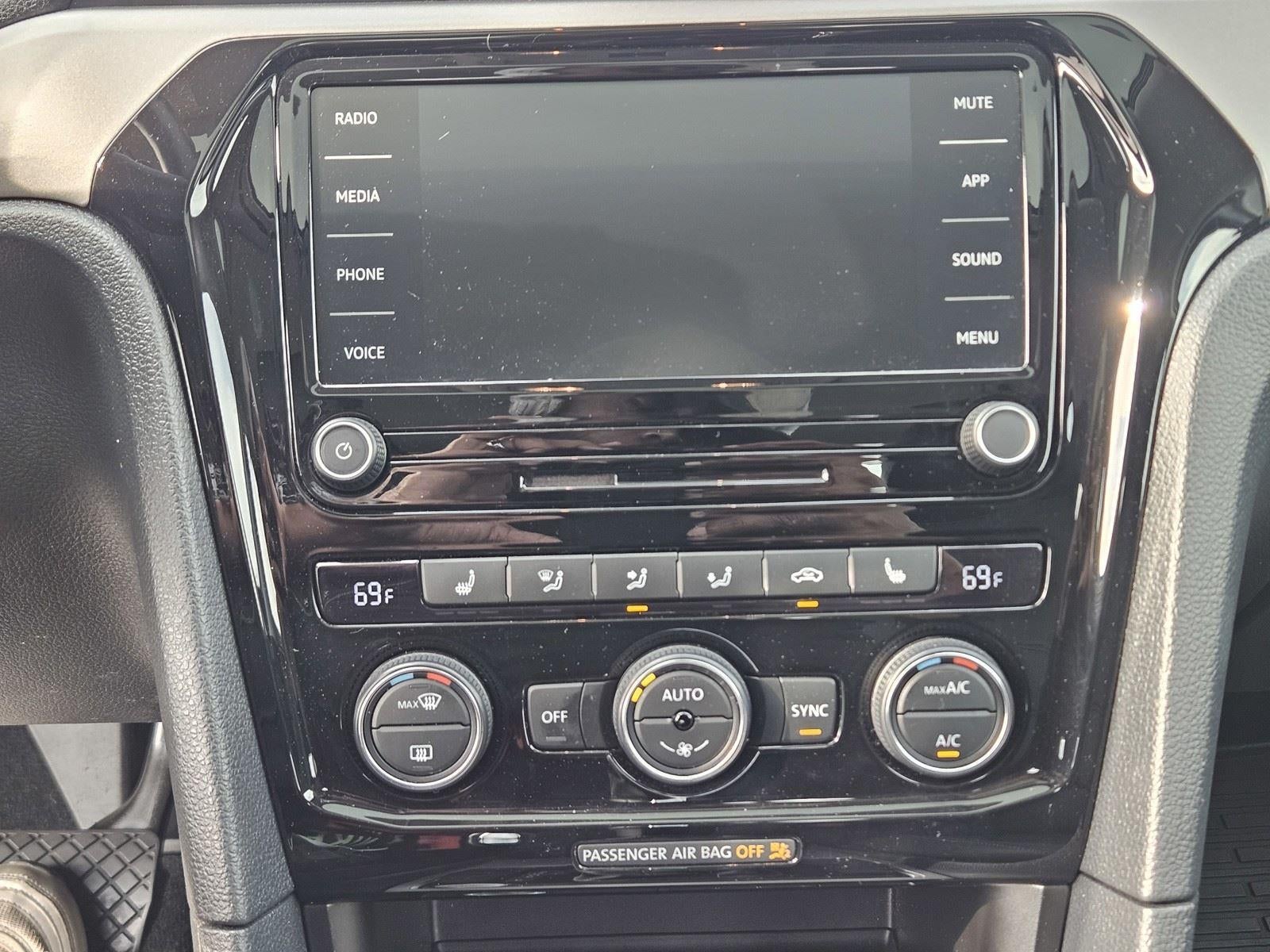 2022 Volkswagen Passat 2.0T SE