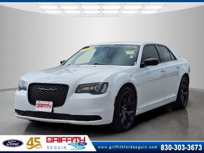2022 Chrysler 300 Touring