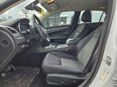 2022 Chrysler 300 Touring