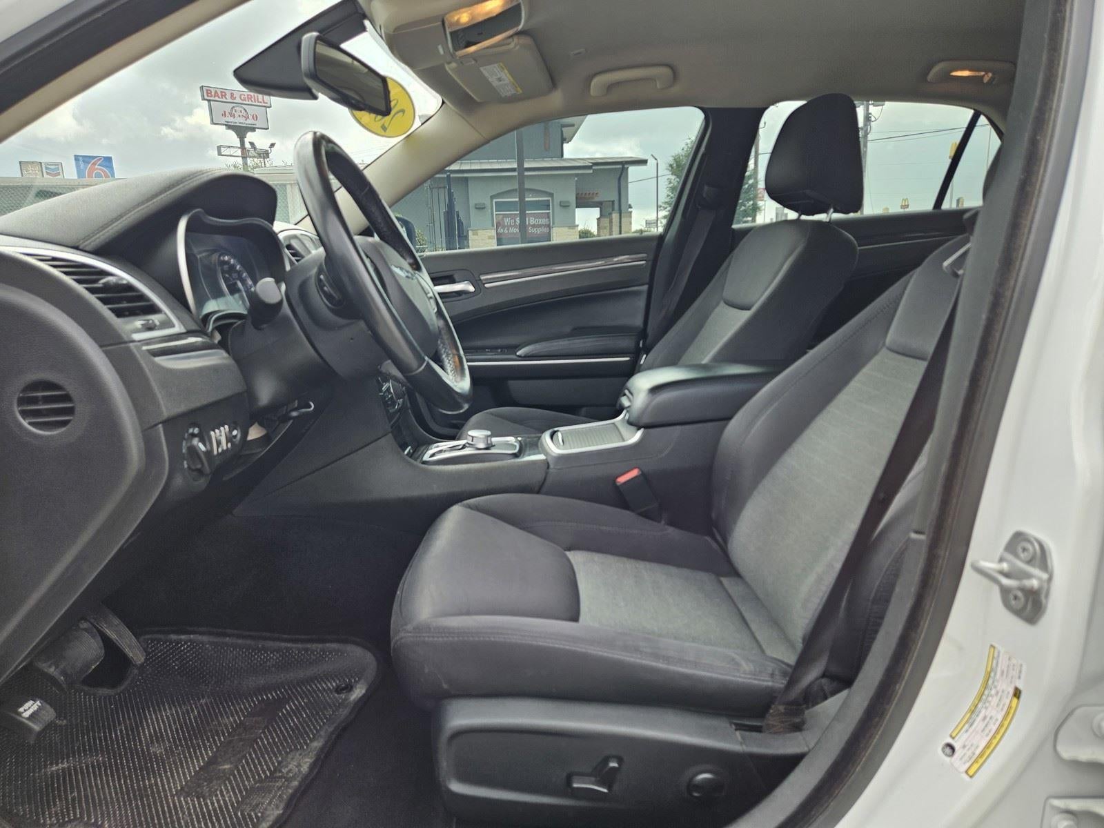 2022 Chrysler 300 Touring