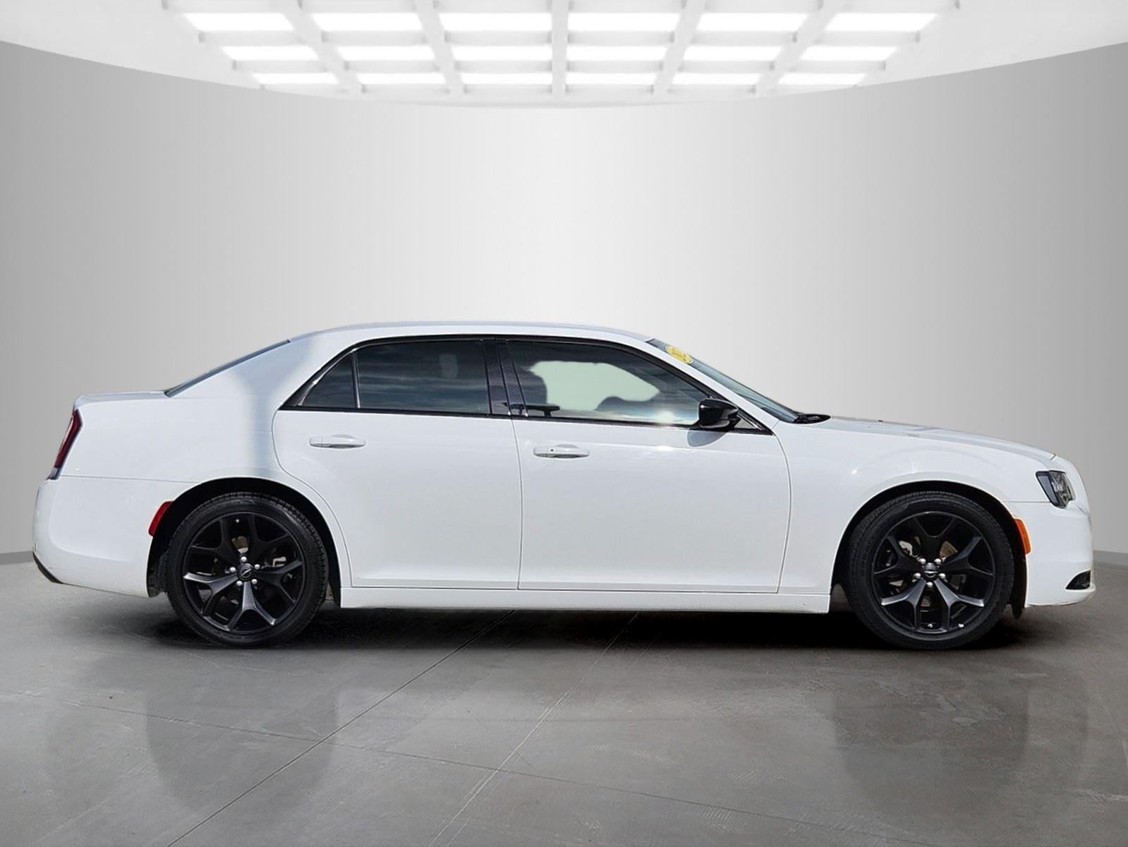 2022 Chrysler 300 Touring