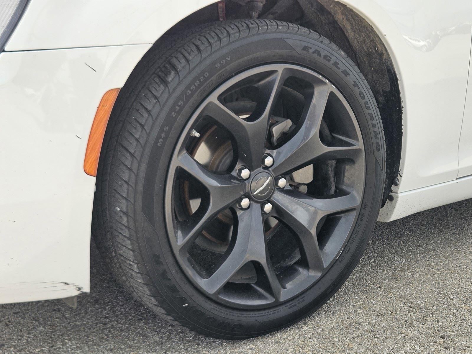 2022 Chrysler 300 Touring