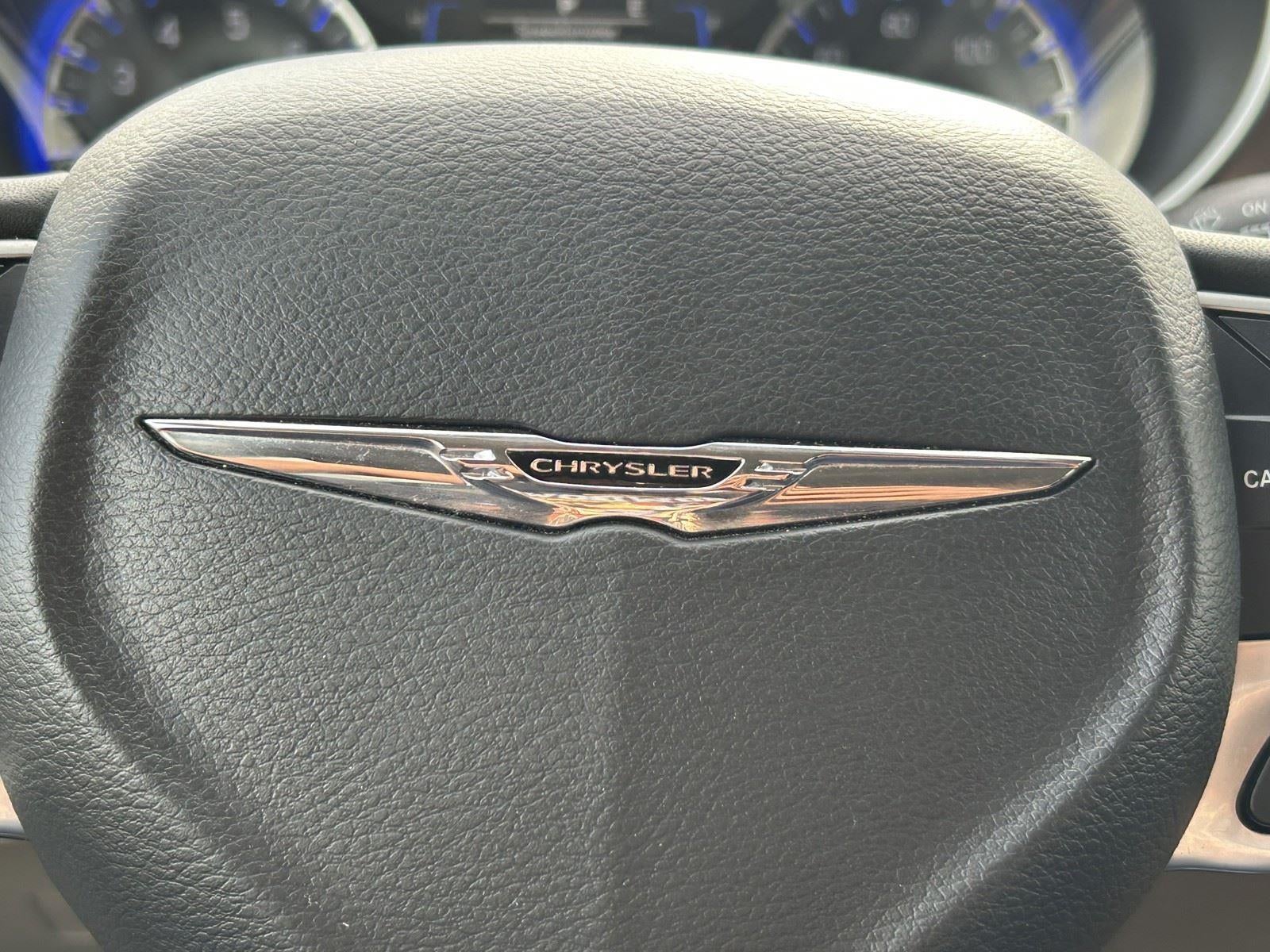 2022 Chrysler Voyager LX