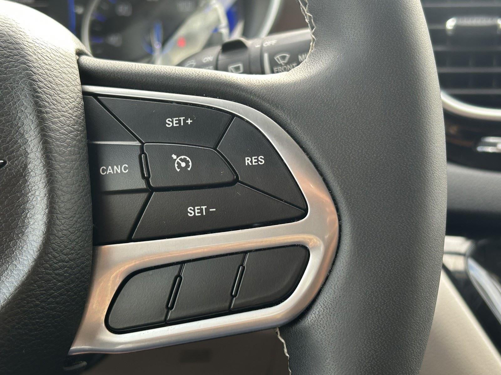 2022 Chrysler Voyager LX