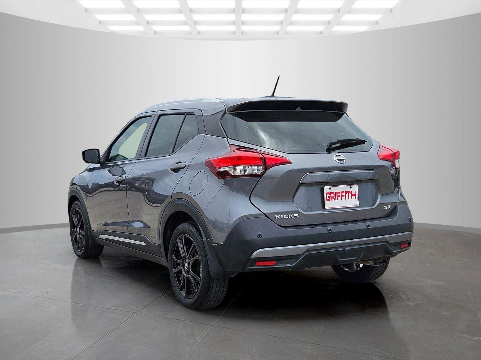 2020 Nissan Kicks SR