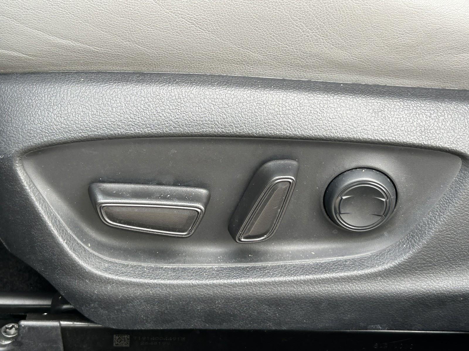 2019 Toyota Avalon XLE