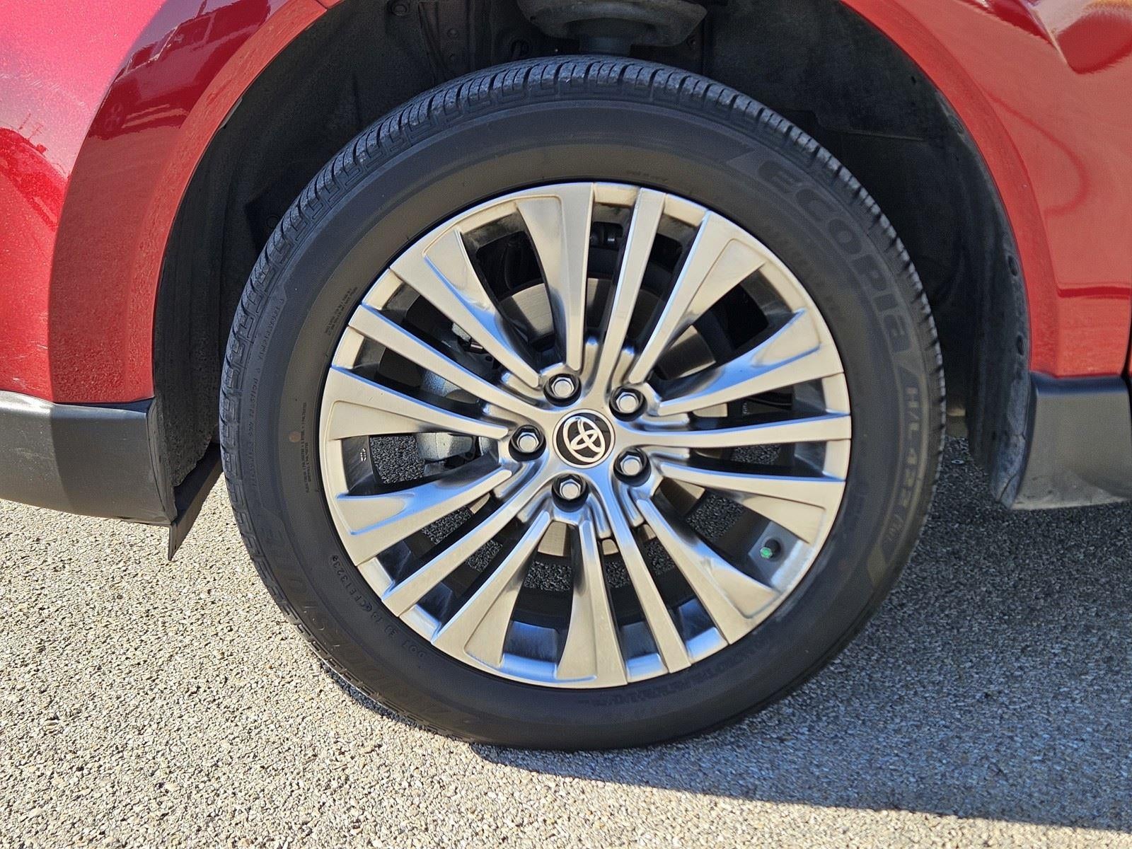 2023 Toyota Venza XLE